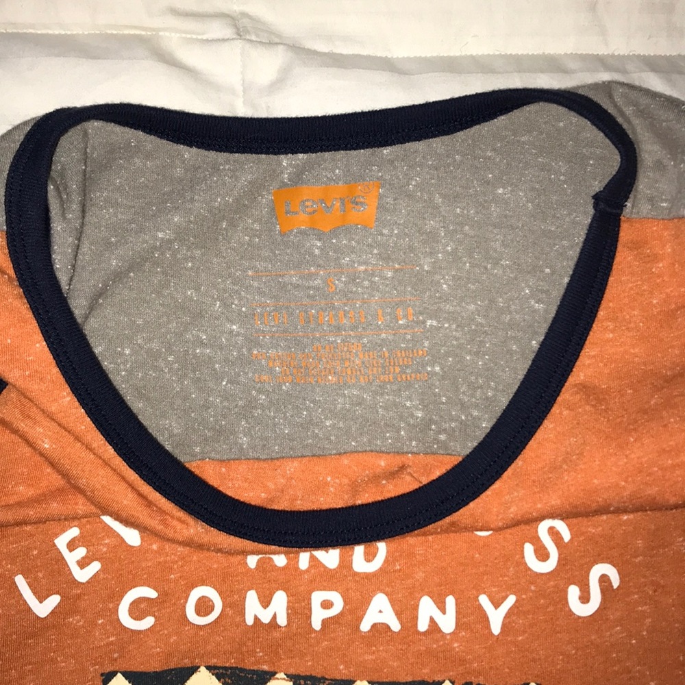 Levi’s - Picture 2 of 3